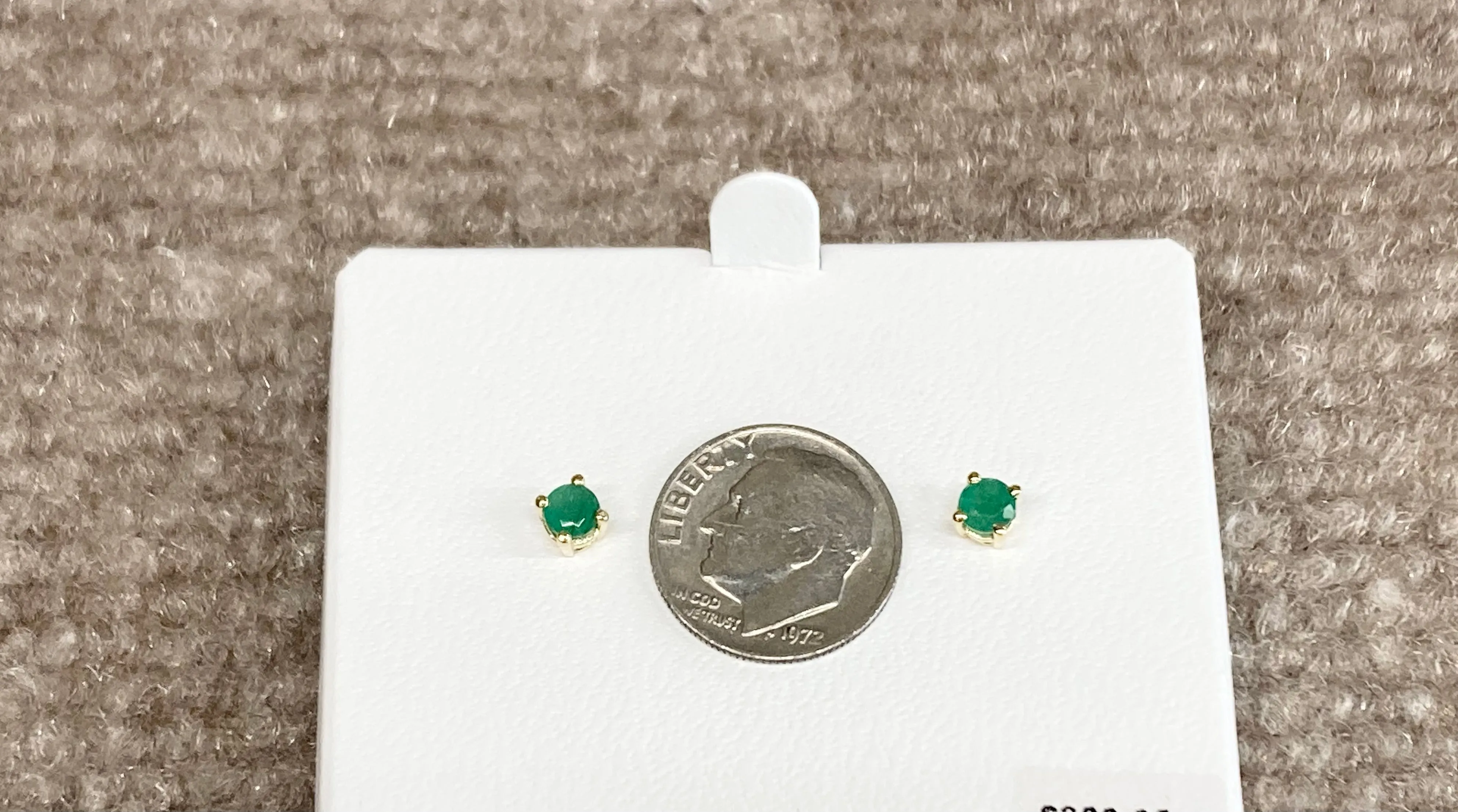 Emerald 14 K Yellow Gold Stud Earrings