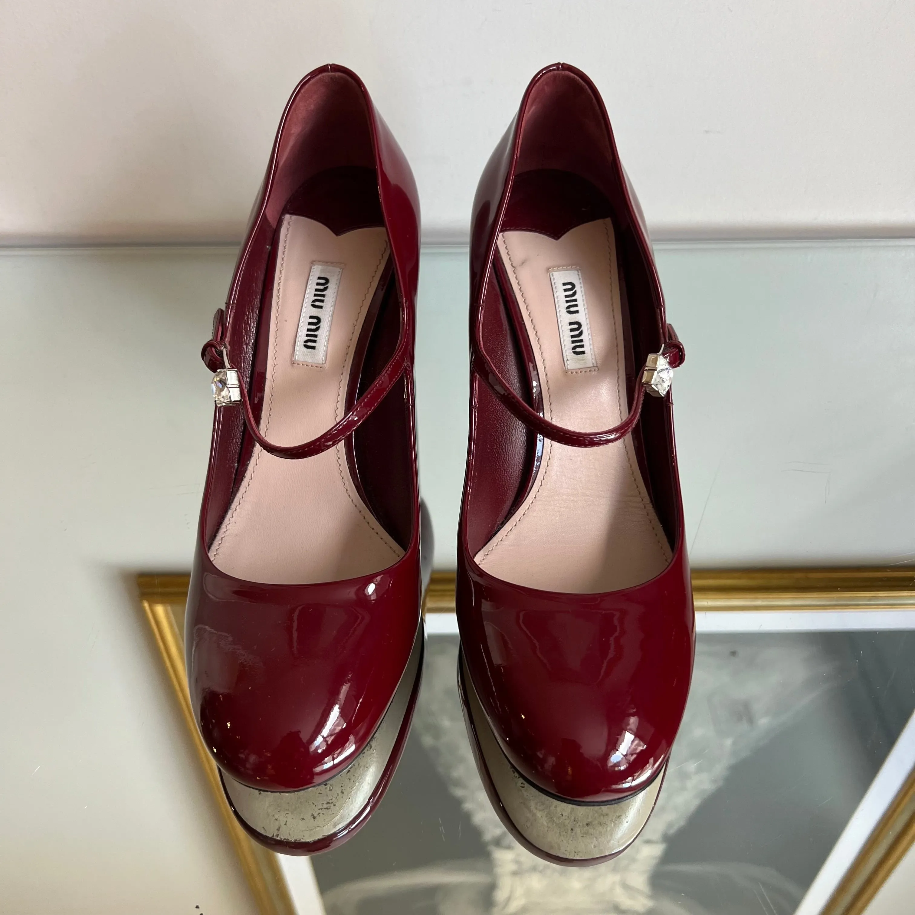 Scarpin Miu Miu Verniz Boneca Burgundy