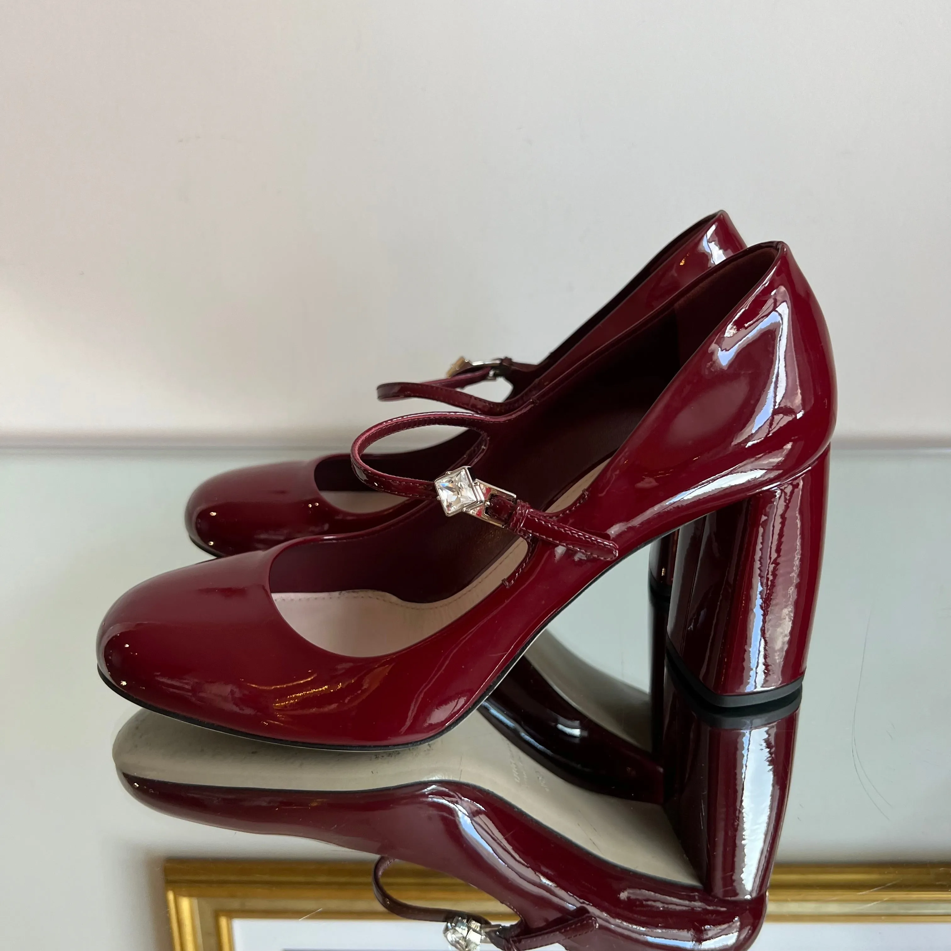 Scarpin Miu Miu Verniz Boneca Burgundy