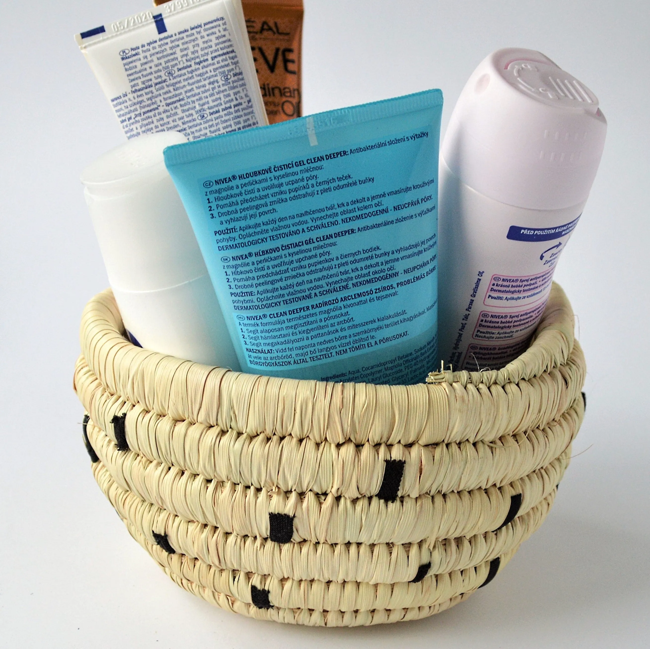 Wahat Palm leaves Wicker Makeup basket